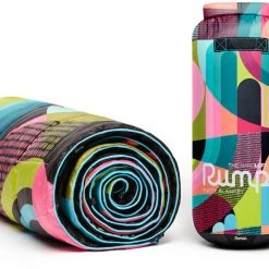 Rumpl Printed Nanoloft Puffy Couverture 1 personne, noir/Multicolore 8 Rumpl Printed Nanoloft Puffy Couverture 1 personne, noir/Multicolore -Sacs de couchage Soldes rumpl printed nanoloft puffy blanket 1 person chromatic voyage jessie katey 3 1