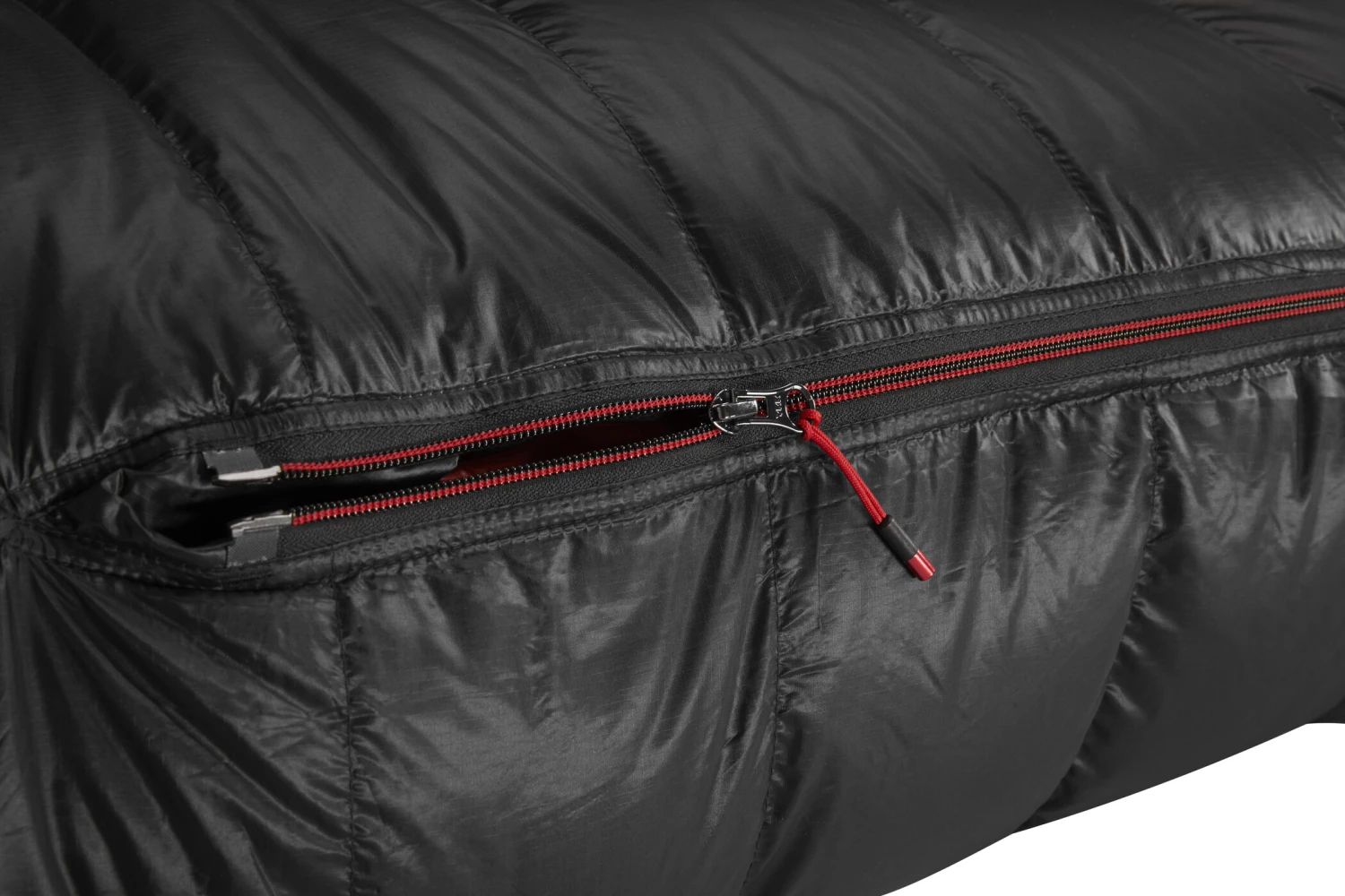 Y by Nordisk V.I.B 600 Sac de couchage M, noir/rouge 8 Y by Nordisk V.I.B 600 Sac de couchage M, noir/rouge – Image 6